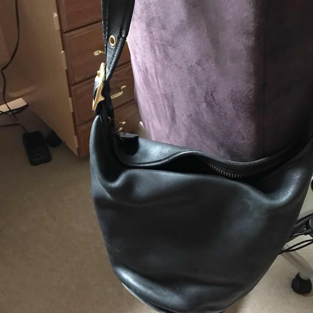 🛍Vintage black leather Coach bucket bag🛍